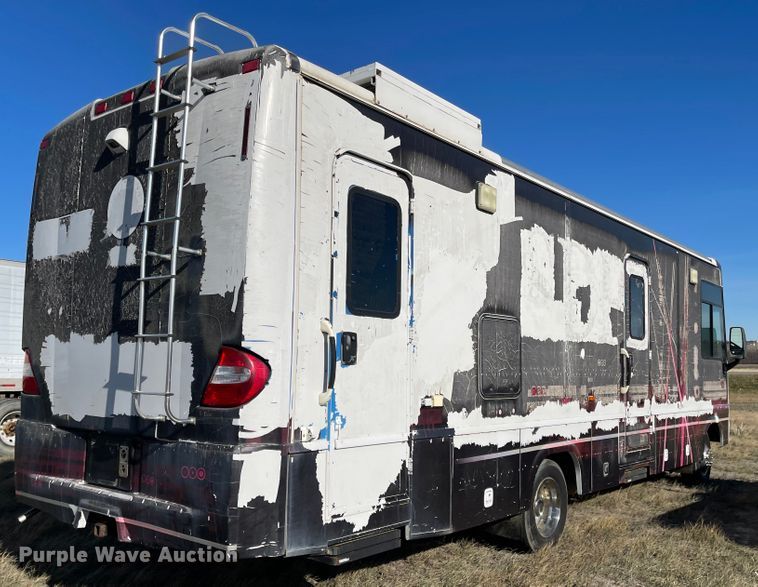 image for item DL5800 2006 Winnebago Voyage  RV