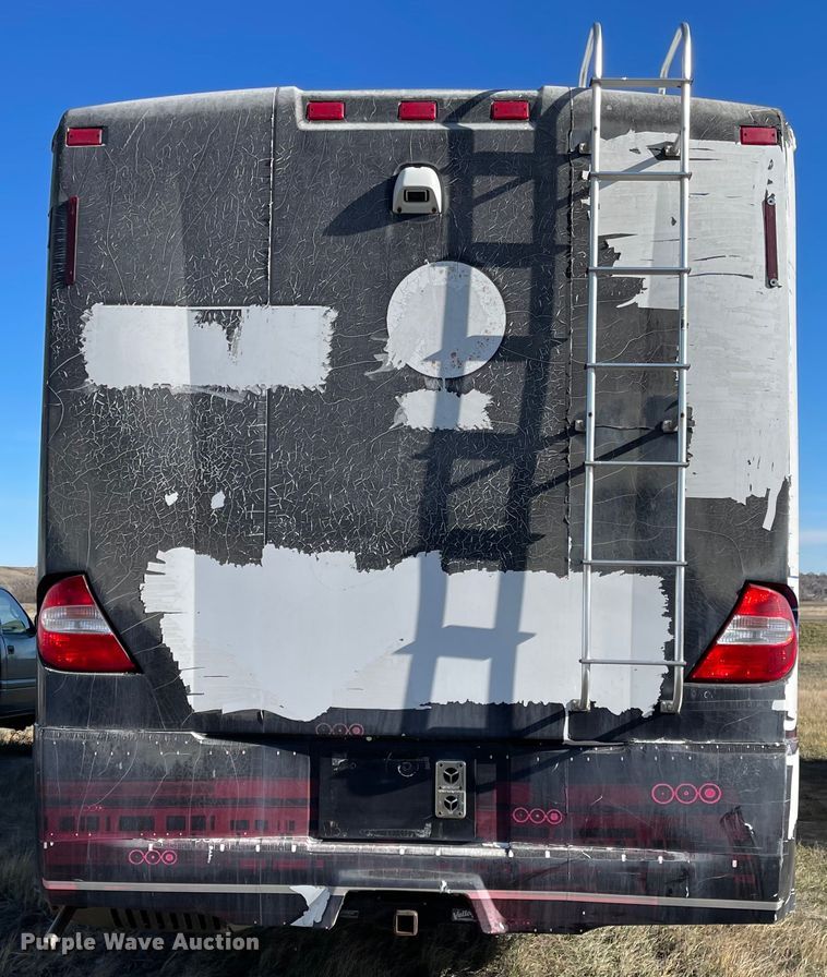 image for item DL5800 2006 Winnebago Voyage  RV