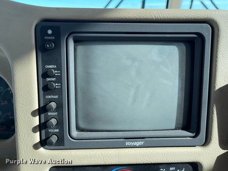 image for item DL5800 2006 Winnebago Voyage  RV