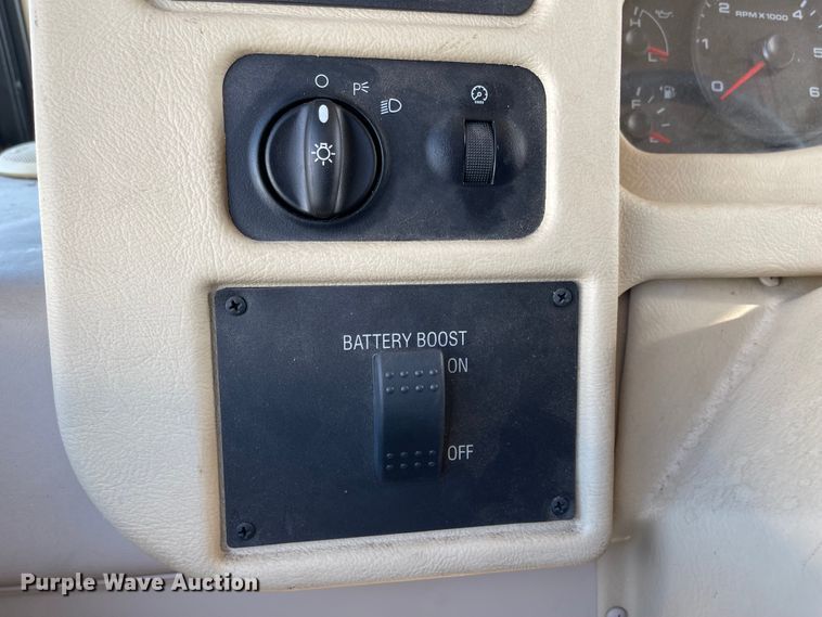 image for item DL5800 2006 Winnebago Voyage  RV