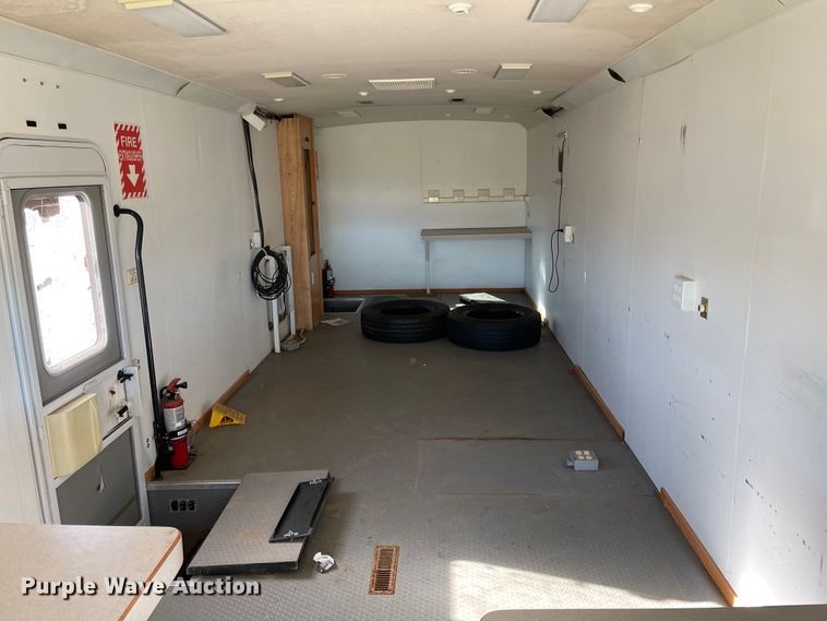 image for item DL5800 2006 Winnebago Voyage  RV