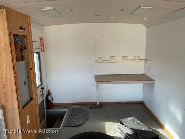 image for item DL5800 2006 Winnebago Voyage  RV