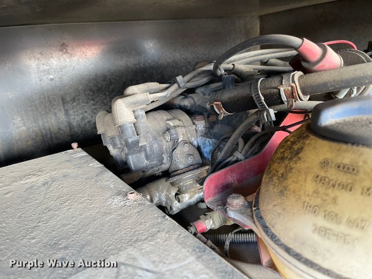 image for item DL5800 2006 Winnebago Voyage  RV