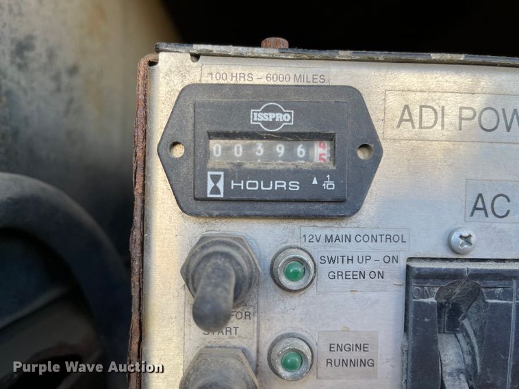 image for item DL5800 2006 Winnebago Voyage  RV