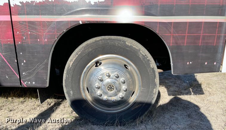 image for item DL5800 2006 Winnebago Voyage  RV