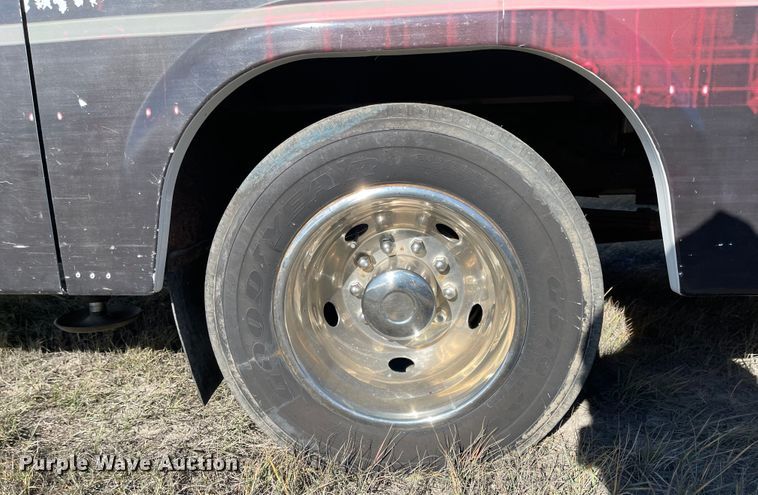 image for item DL5800 2006 Winnebago Voyage  RV