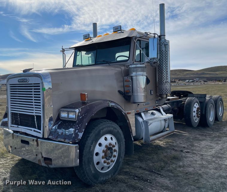 image for item DL5802 1999 Freightliner  semi truck