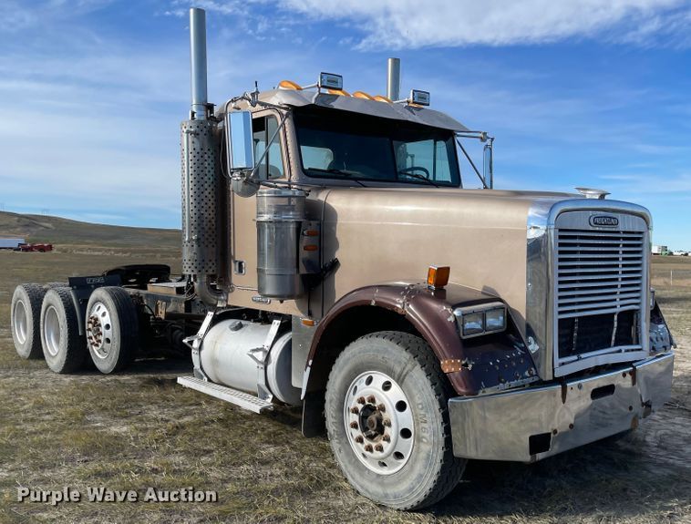 image for item DL5802 1999 Freightliner  semi truck