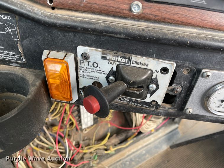 image for item DL5802 1999 Freightliner  semi truck