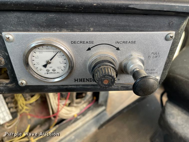 image for item DL5802 1999 Freightliner  semi truck