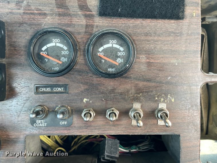 image for item DL5802 1999 Freightliner  semi truck