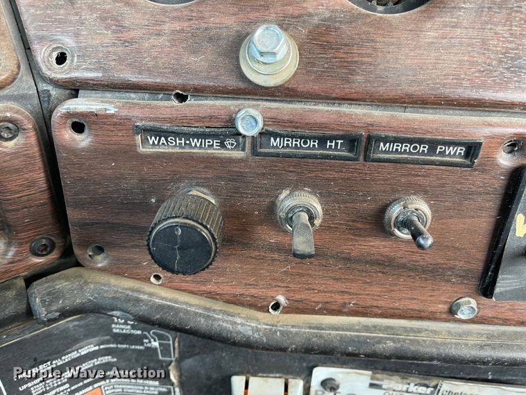 image for item DL5802 1999 Freightliner  semi truck