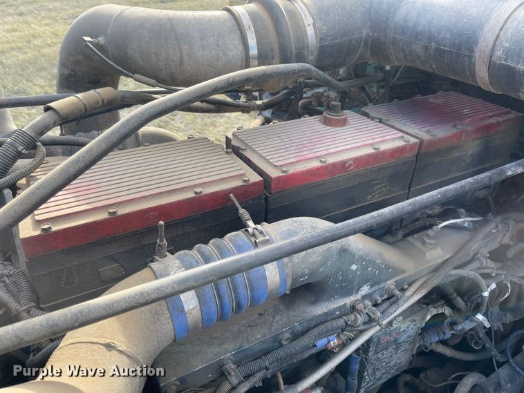 image for item DL5802 1999 Freightliner  semi truck