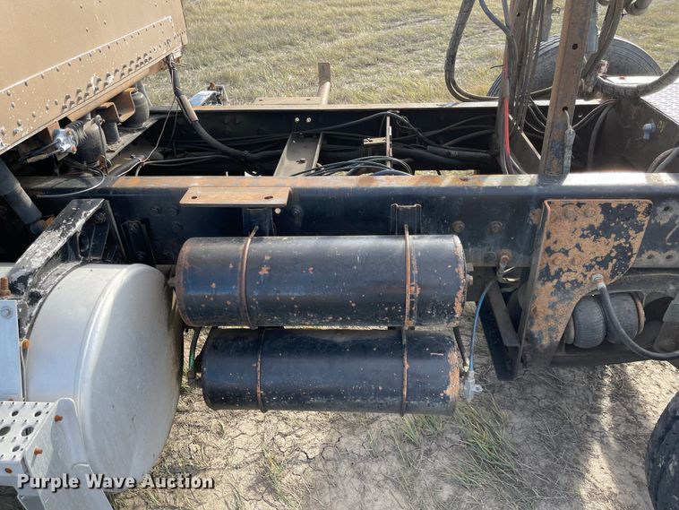 image for item DL5802 1999 Freightliner  semi truck