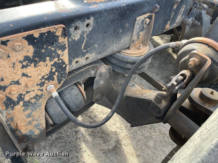 image for item DL5802 1999 Freightliner  semi truck