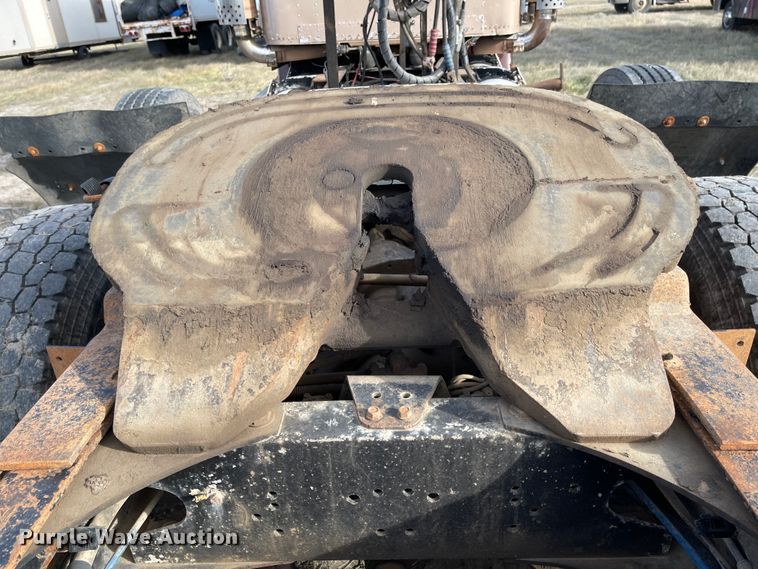 image for item DL5802 1999 Freightliner  semi truck