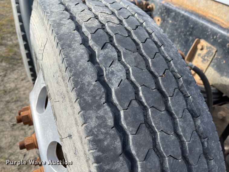 image for item DL5802 1999 Freightliner  semi truck