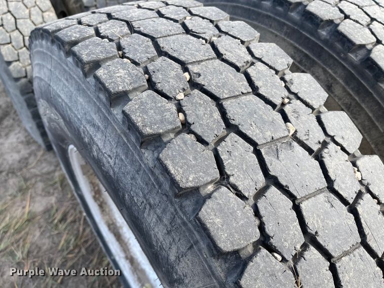 image for item DL5802 1999 Freightliner  semi truck