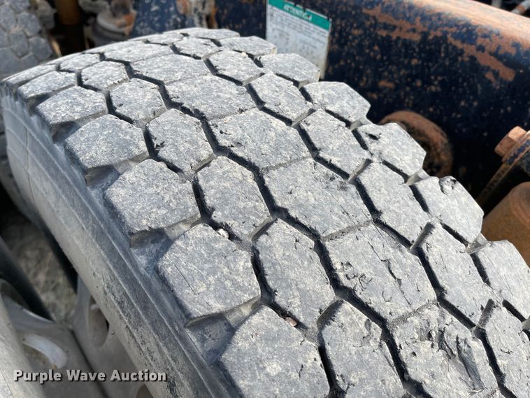 image for item DL5802 1999 Freightliner  semi truck