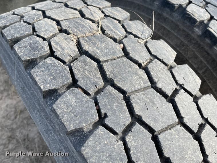 image for item DL5802 1999 Freightliner  semi truck