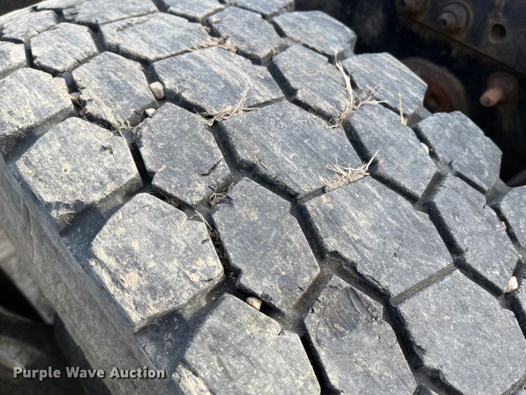 image for item DL5802 1999 Freightliner  semi truck