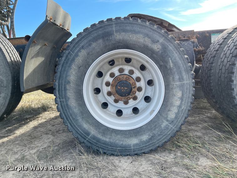 image for item DL5802 1999 Freightliner  semi truck