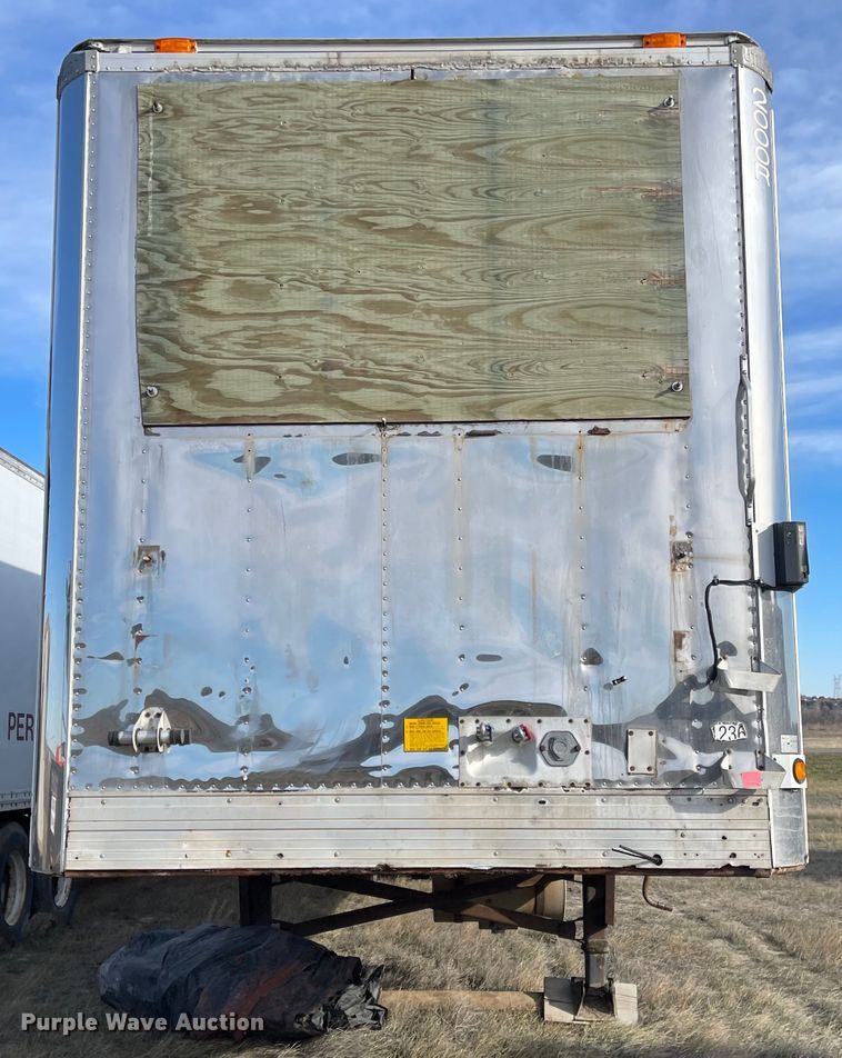 image for item DL5803 1998 Utility Trailer  dry van trailer