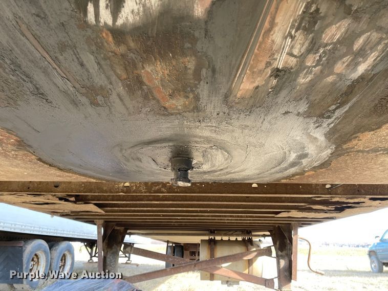 image for item DL5803 1998 Utility Trailer  dry van trailer