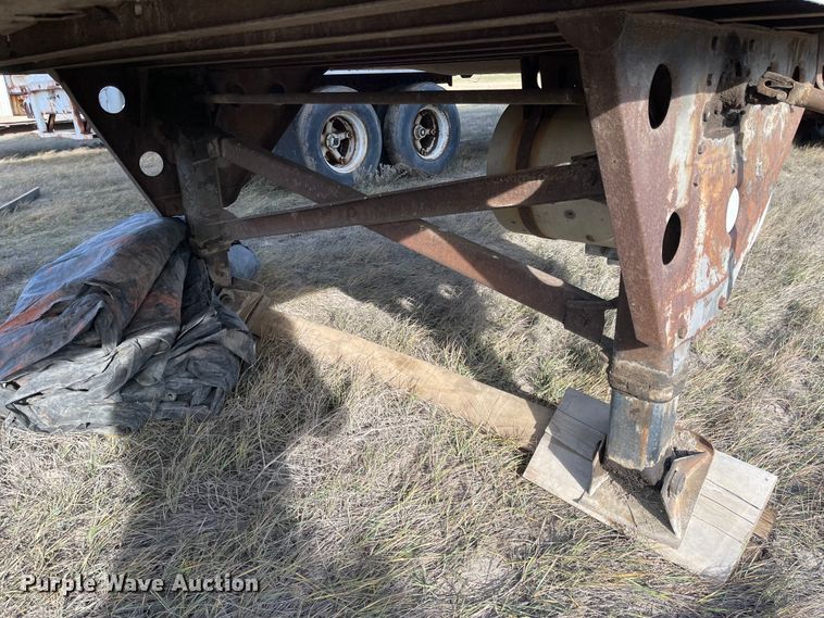 image for item DL5803 1998 Utility Trailer  dry van trailer