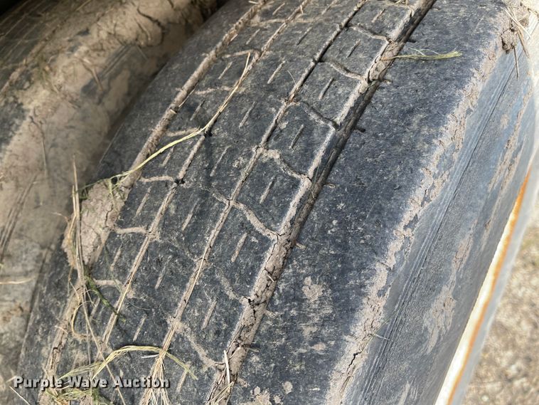 image for item DL5803 1998 Utility Trailer  dry van trailer