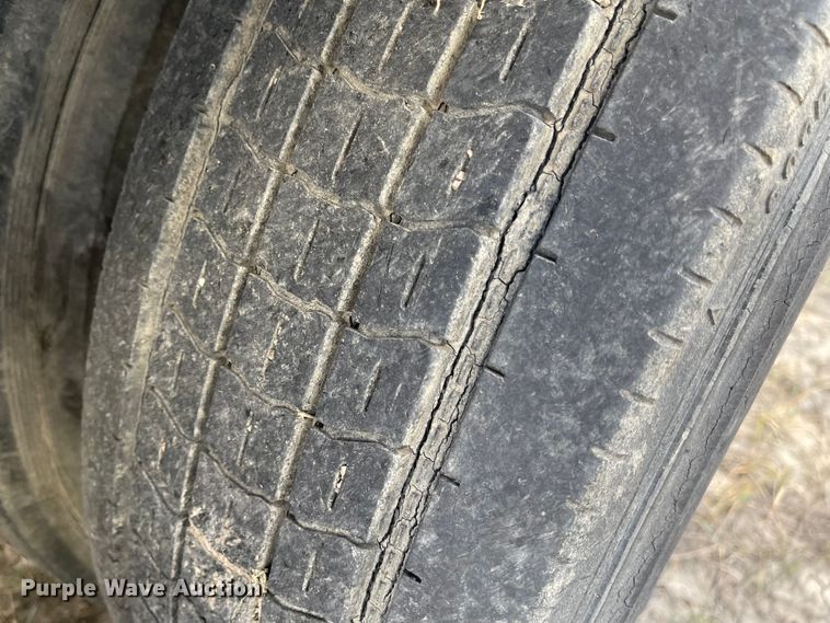 image for item DL5803 1998 Utility Trailer  dry van trailer