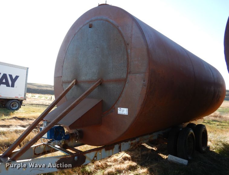 image for item DL5821 Tank trailer