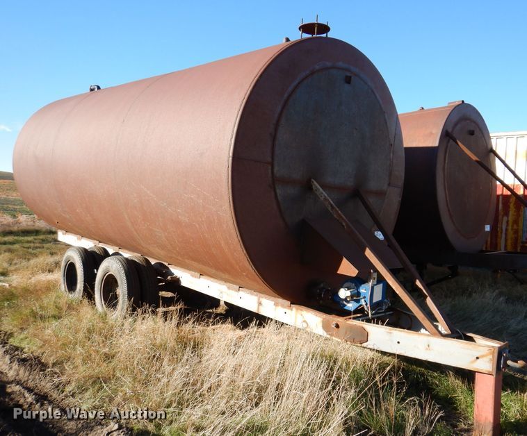 image for item DL5821 Tank trailer