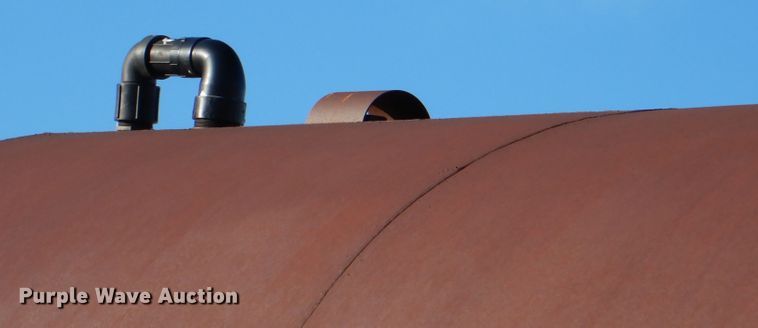 image for item DL5821 Tank trailer