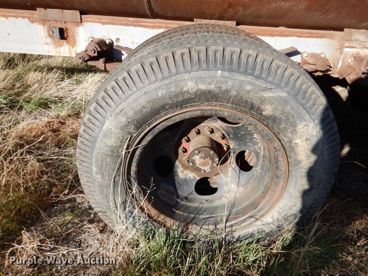 image for item DL5821 Tank trailer