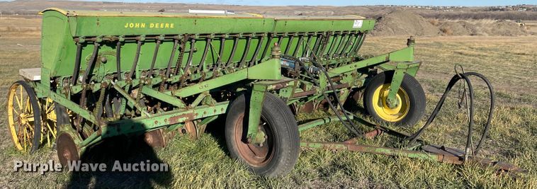 image for item DL5825 John Deere  grain drill