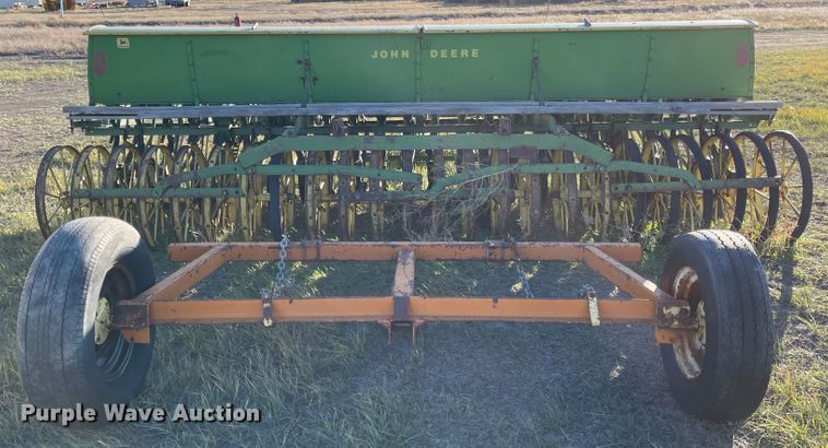 image for item DL5825 John Deere  grain drill