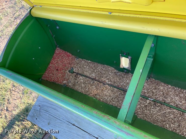 image for item DL5825 John Deere  grain drill