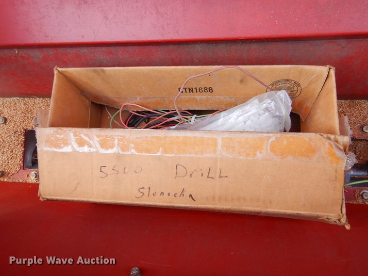 image for item DL5827 Case IH 5500  Mulch-Till grain drill