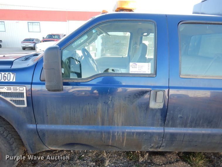 image for item DL5828 2008 Ford F350 Super Duty  Crew Cab utility bed pickup truck