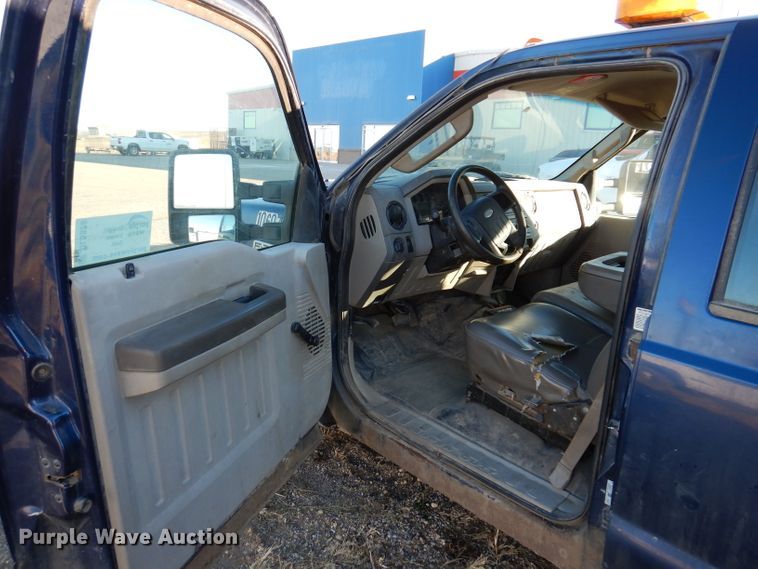 image for item DL5828 2008 Ford F350 Super Duty  Crew Cab utility bed pickup truck