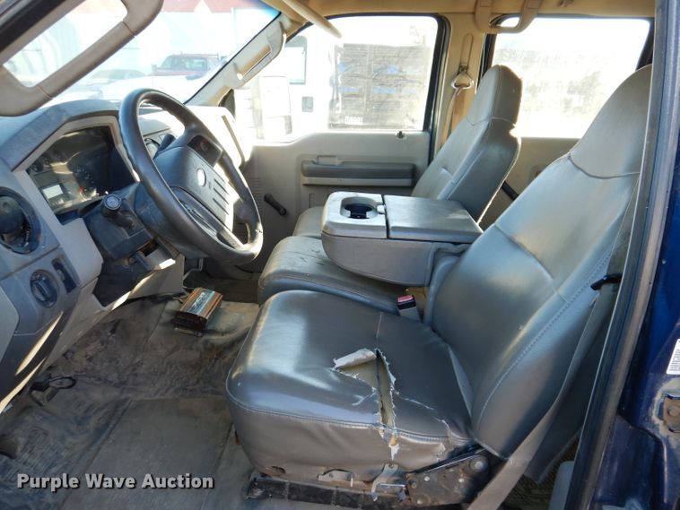 image for item DL5828 2008 Ford F350 Super Duty  Crew Cab utility bed pickup truck