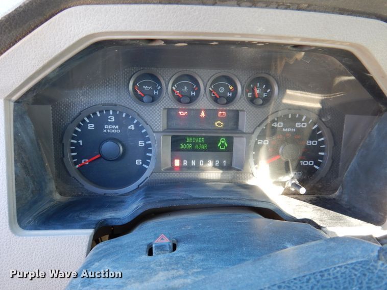 image for item DL5828 2008 Ford F350 Super Duty  Crew Cab utility bed pickup truck