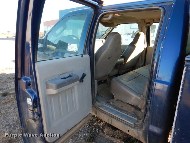 image for item DL5828 2008 Ford F350 Super Duty  Crew Cab utility bed pickup truck