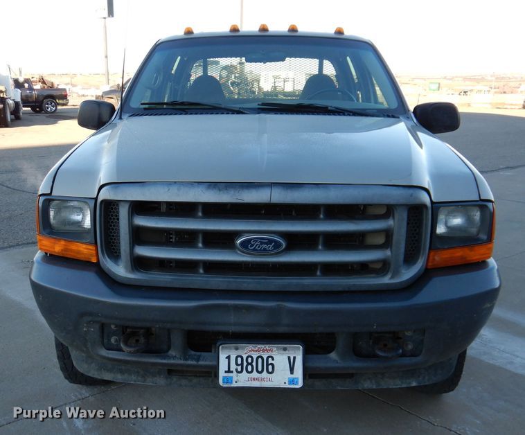 image for item DL5831 2001 Ford F250 Super Duty  Crew Cab utility bed pickup truck