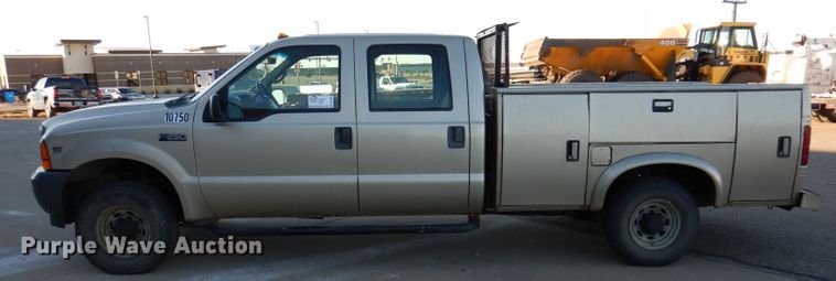 image for item DL5831 2001 Ford F250 Super Duty  Crew Cab utility bed pickup truck