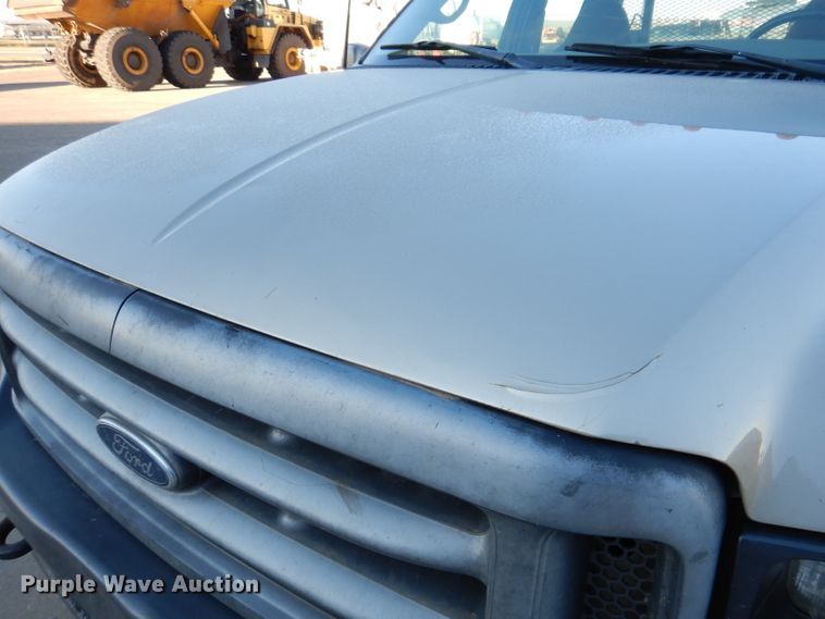 image for item DL5831 2001 Ford F250 Super Duty  Crew Cab utility bed pickup truck