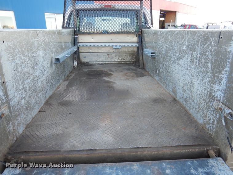 image for item DL5831 2001 Ford F250 Super Duty  Crew Cab utility bed pickup truck