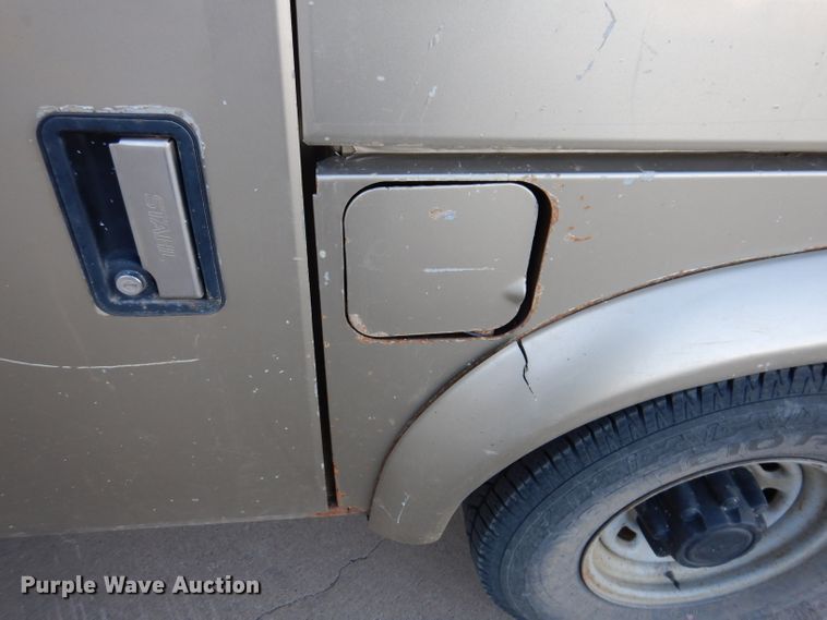 image for item DL5831 2001 Ford F250 Super Duty  Crew Cab utility bed pickup truck