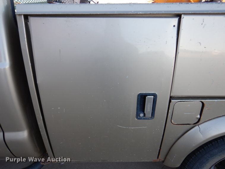 image for item DL5831 2001 Ford F250 Super Duty  Crew Cab utility bed pickup truck